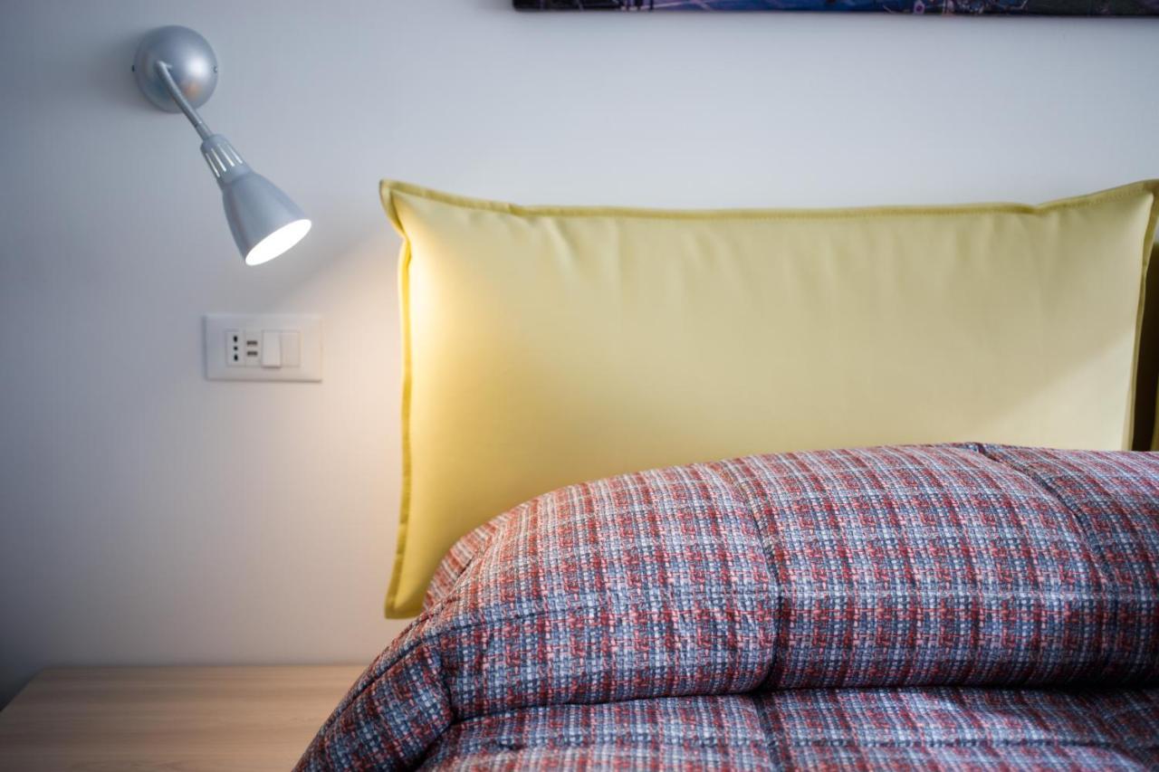 Casa Italia Apartment มัสซาลูเบรนเซ ภายนอก รูปภาพ